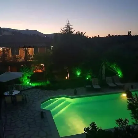 Vicky - Traditional In Evia Villa Orologion