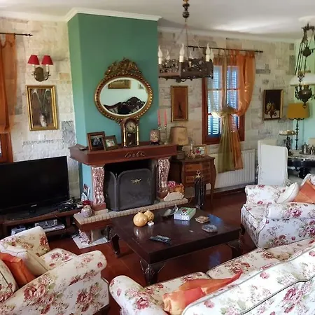 Vicky - Traditional In Evia Villa Orologion